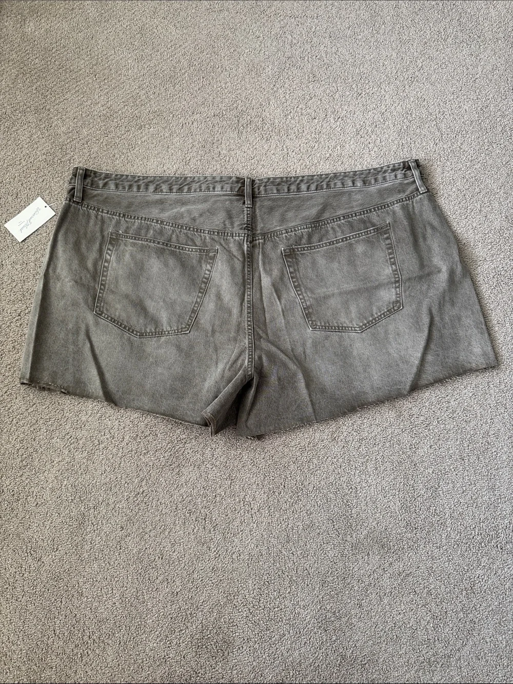 S90 NWT Universal Thread PLUS Mid-Rise 90's Baggy Denim Shorts - Size: 28 PLUS